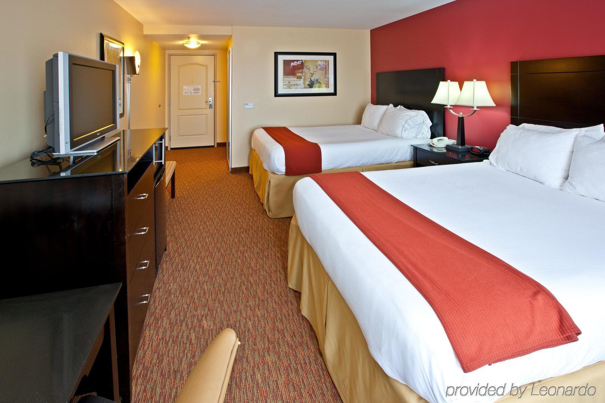Holiday Inn Express & Suites Schererville By Ihg Oda fotoğraf