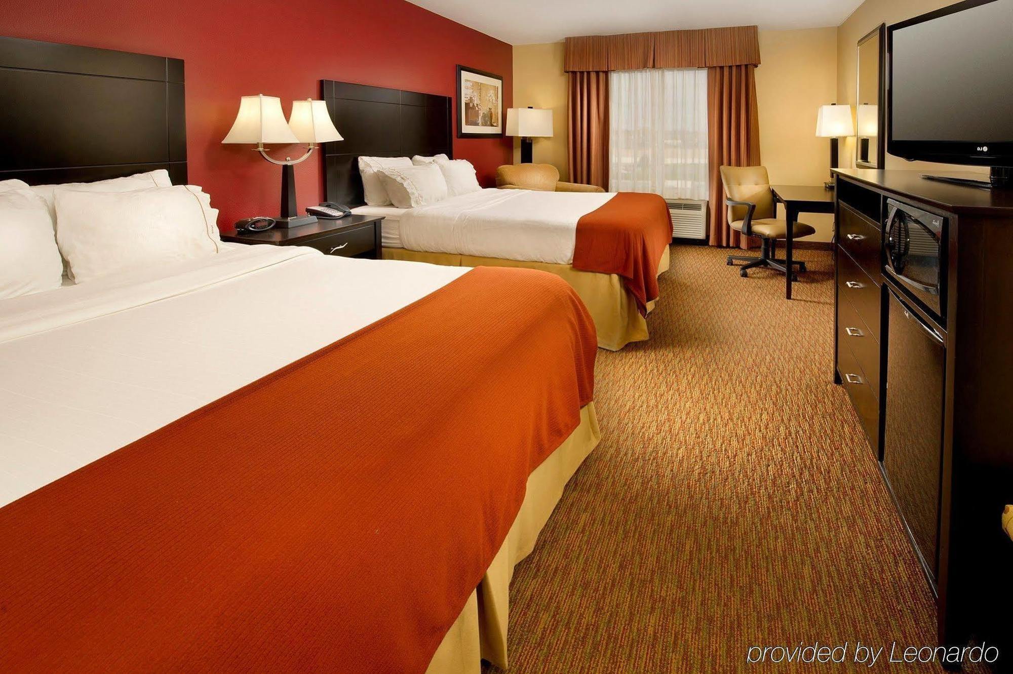 Holiday Inn Express & Suites Schererville By Ihg Oda fotoğraf